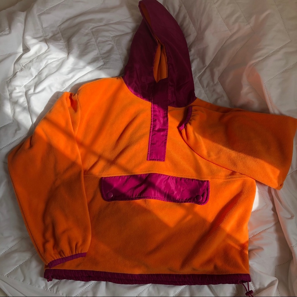 CUTE ORANGE AND PINK SWEATER 🤩